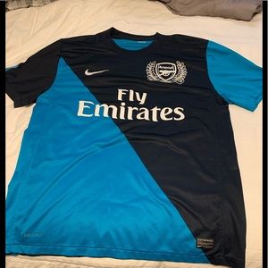 men’s large Arsenal jersey 11/12 season